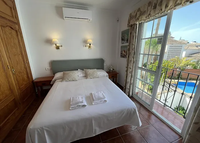 Paradise - Buganvilla فيلة نيرخا